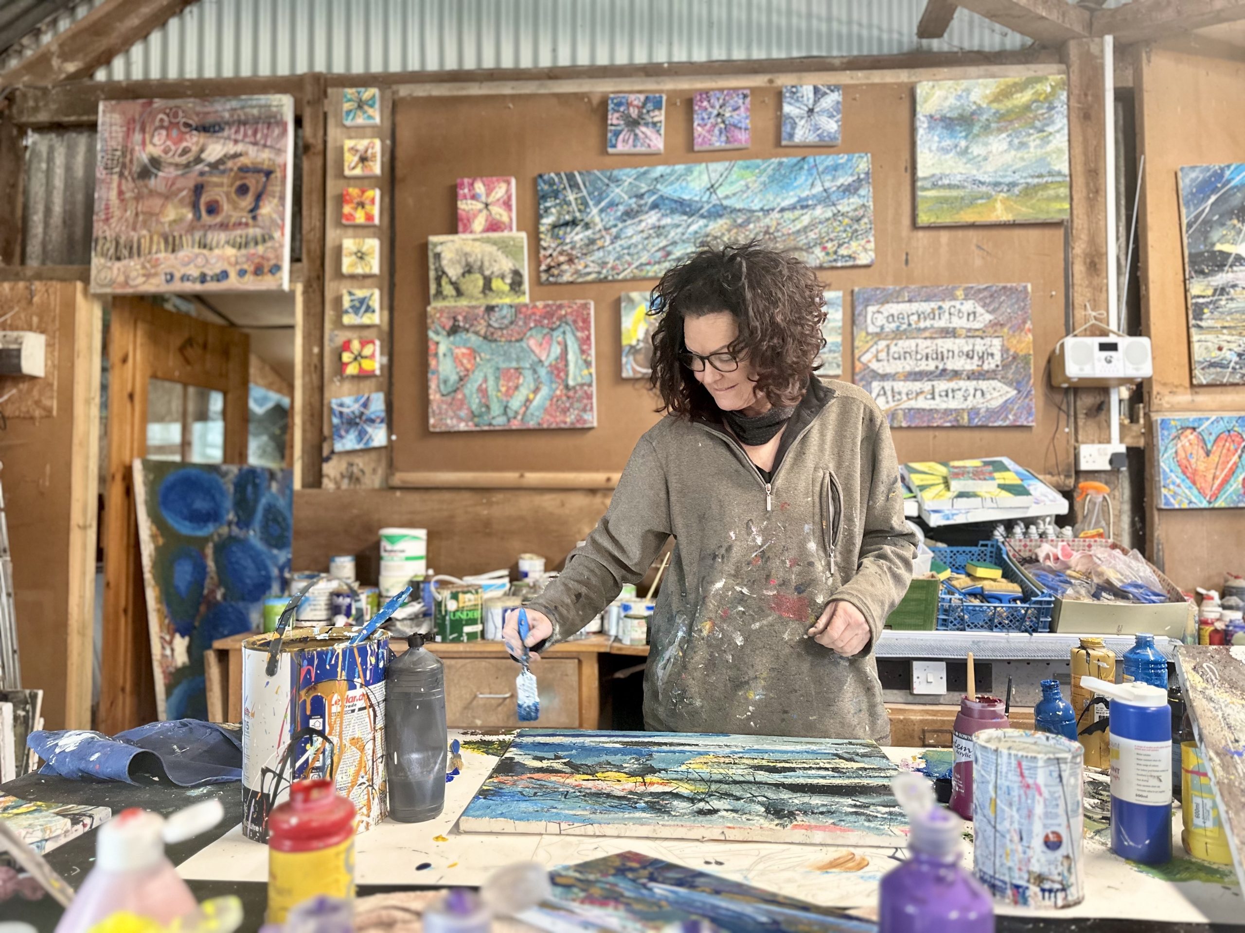 Carys Bryn in her workshop | Carys Bryn yn y gweithdy